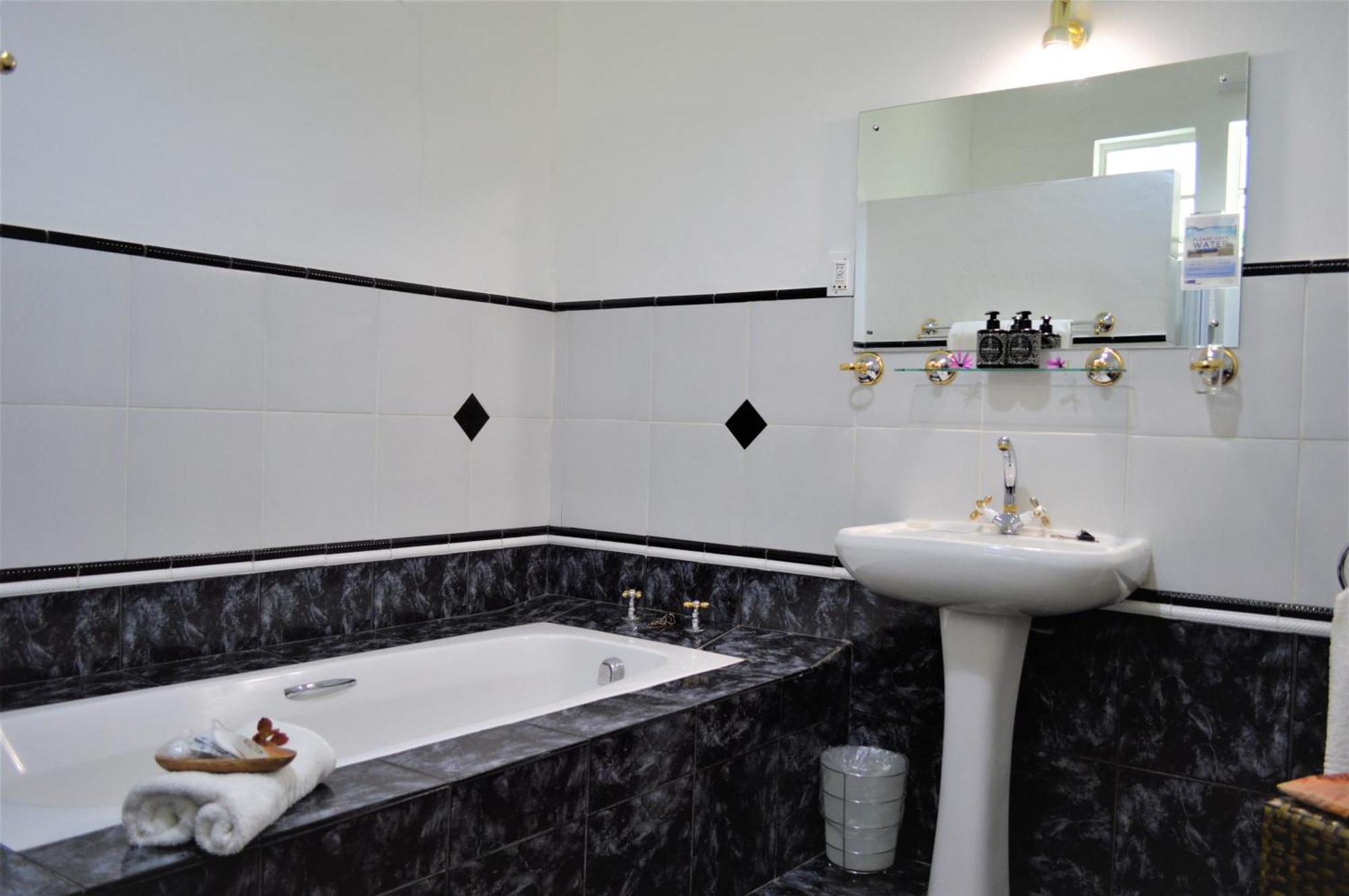 Adley House Bed & Breakfast Oudtshoorn Bagian luar foto