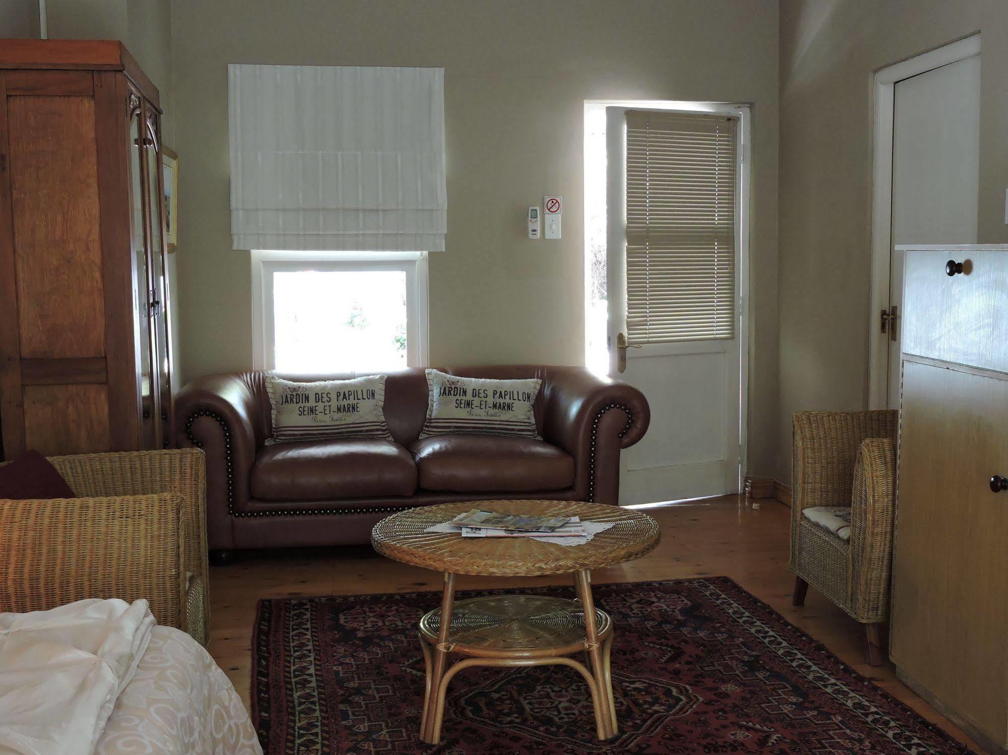 Adley House Bed & Breakfast Oudtshoorn Bagian luar foto