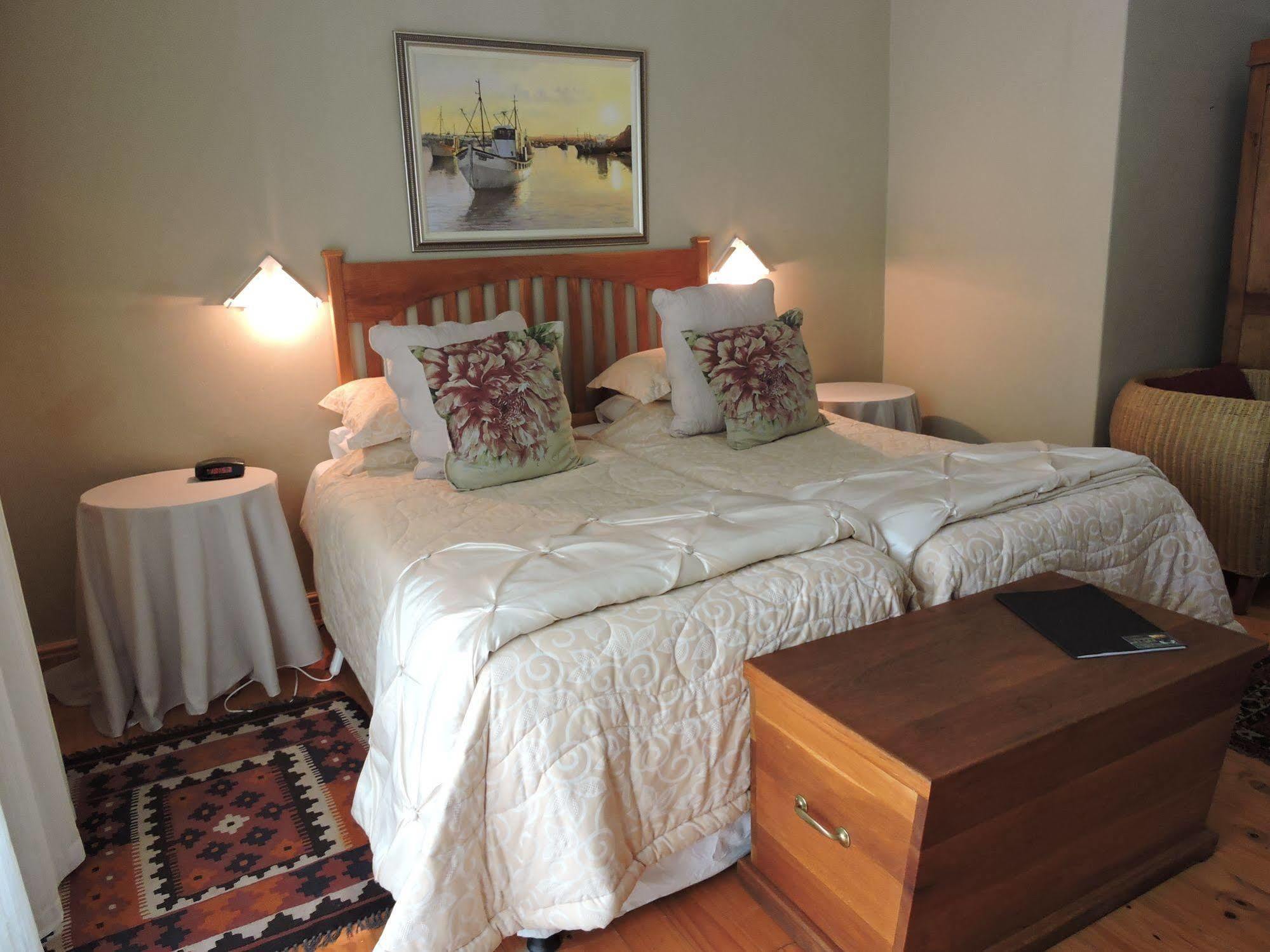 Adley House Bed & Breakfast Oudtshoorn Bagian luar foto