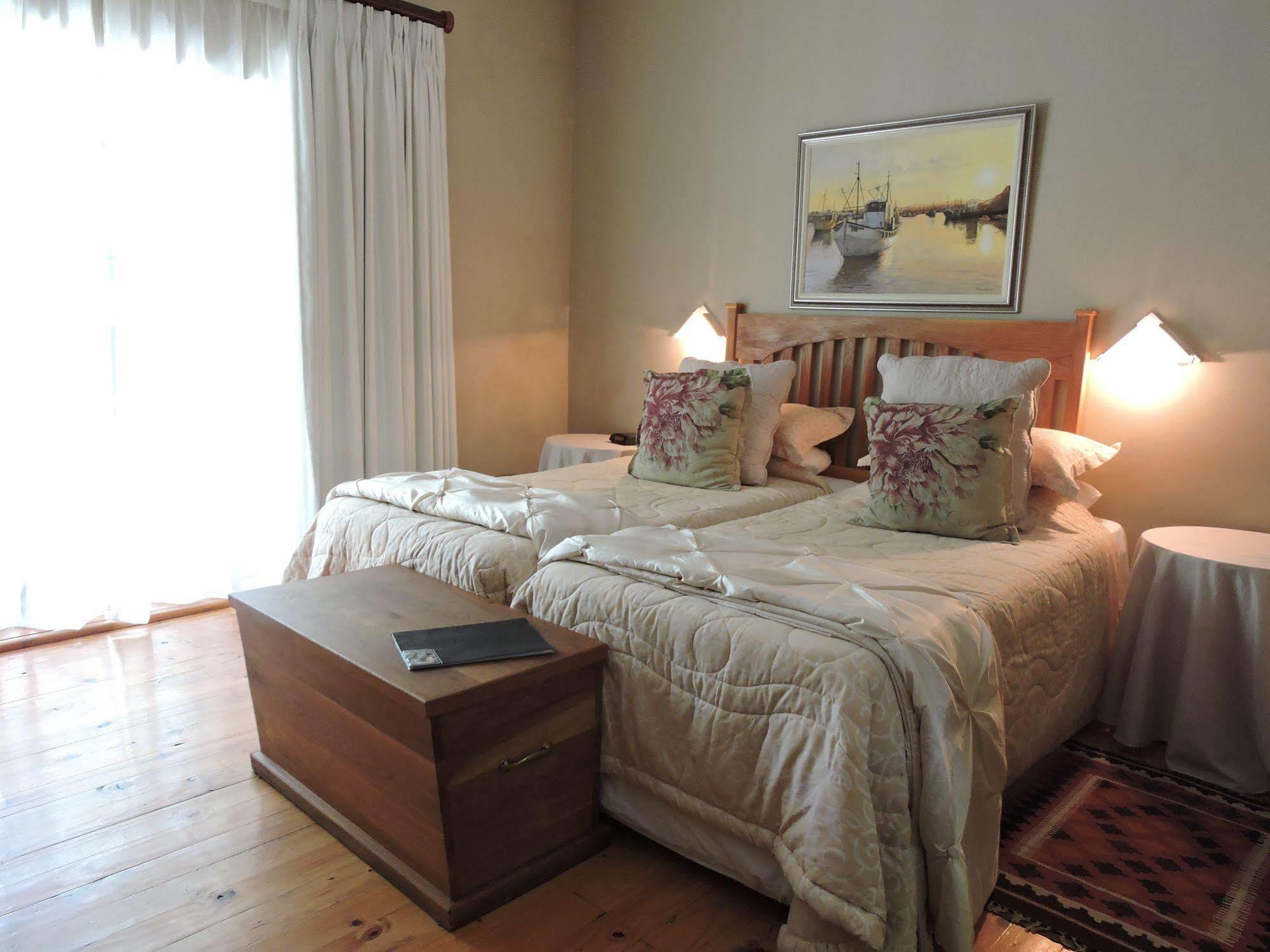 Adley House Bed & Breakfast Oudtshoorn Bagian luar foto