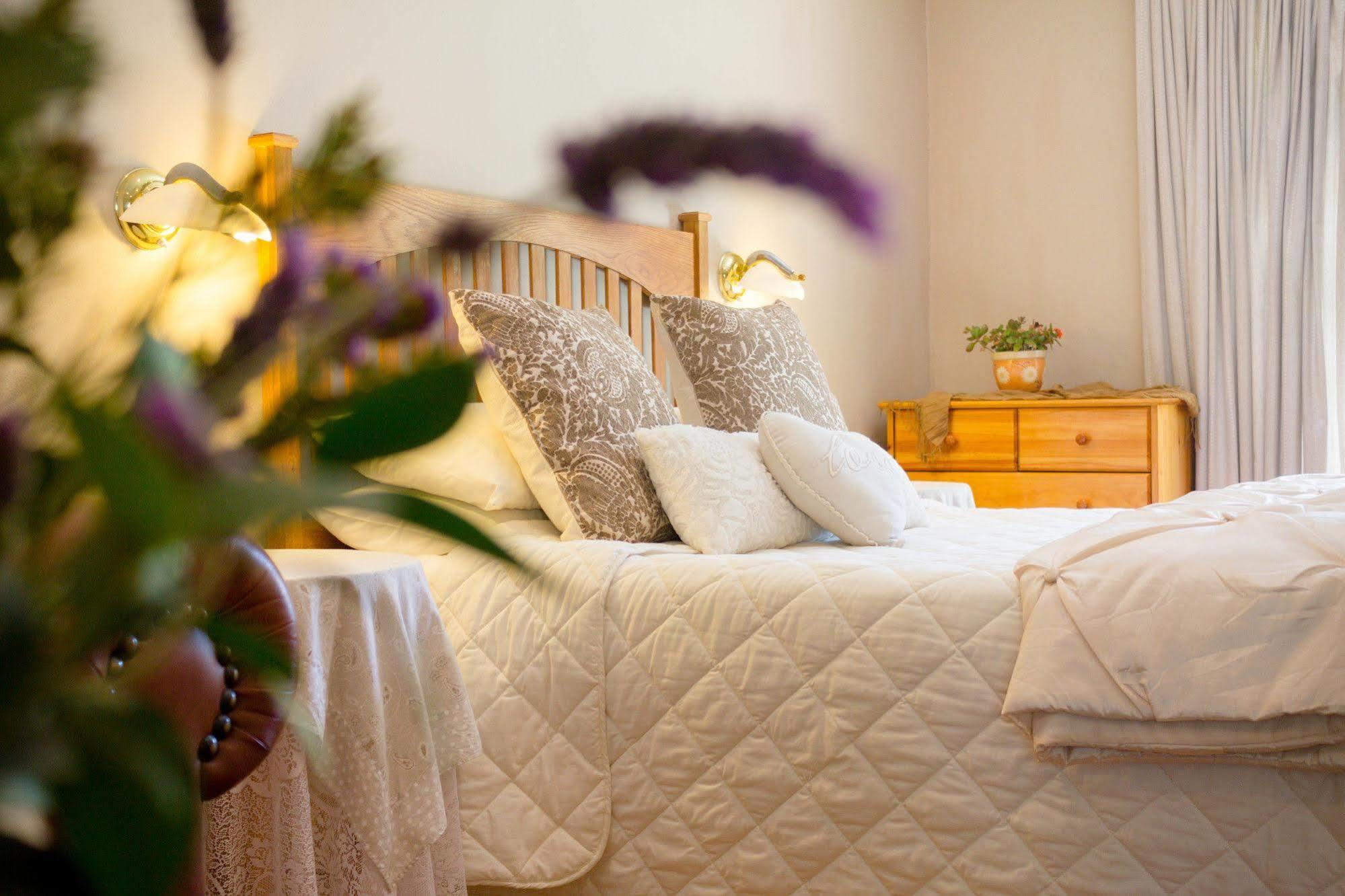 Adley House Bed & Breakfast Oudtshoorn Bagian luar foto